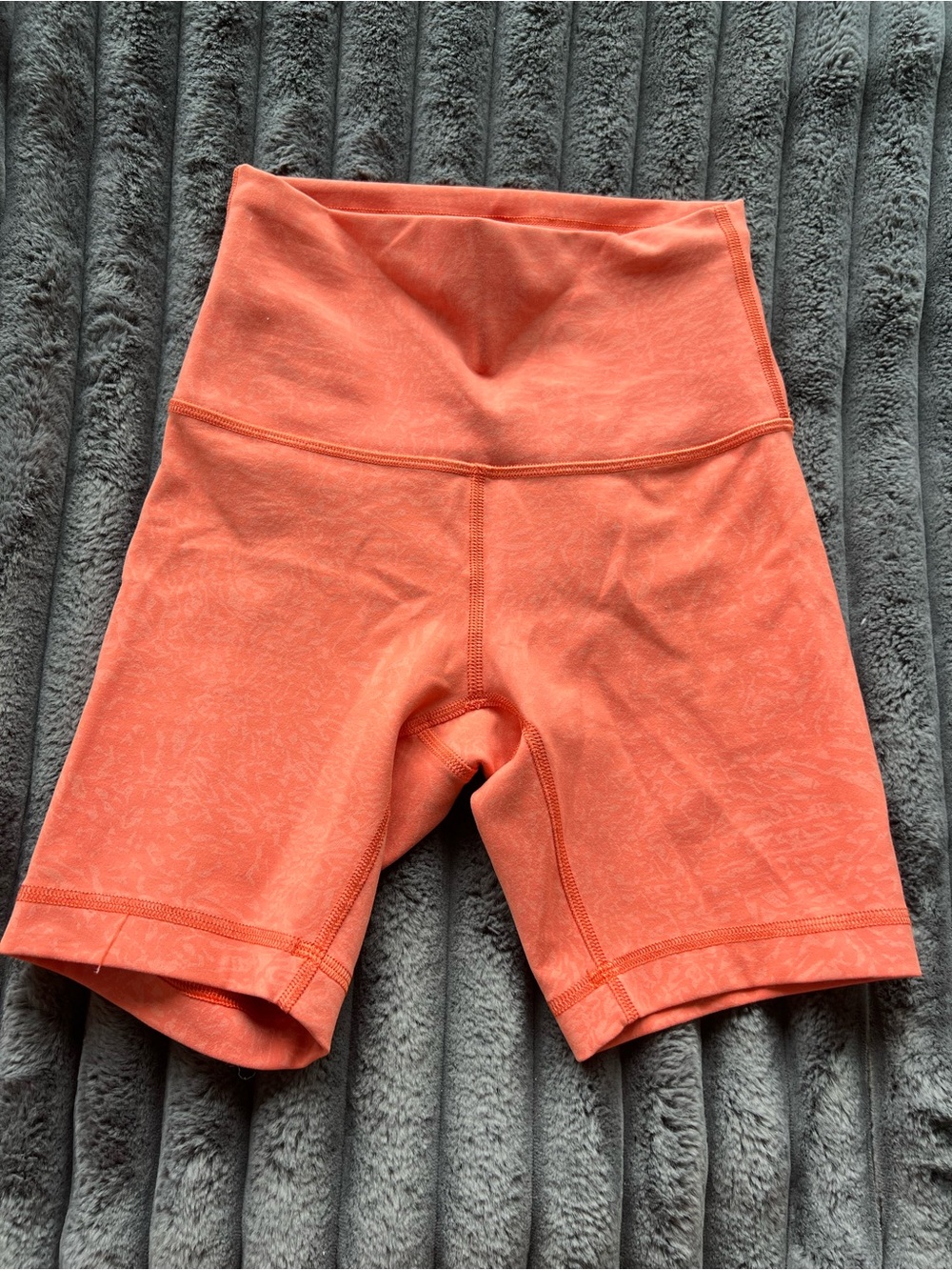 Lululemon high-rise shorts 6”